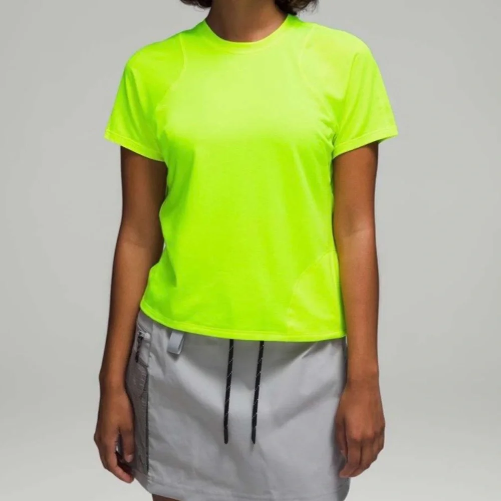 Lululemon Women’s Top Lightweight Cinched Hem Hiking T Shirt size 12 - Picture 2 of 14